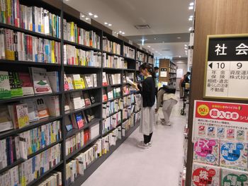 選書ツアーの様子2